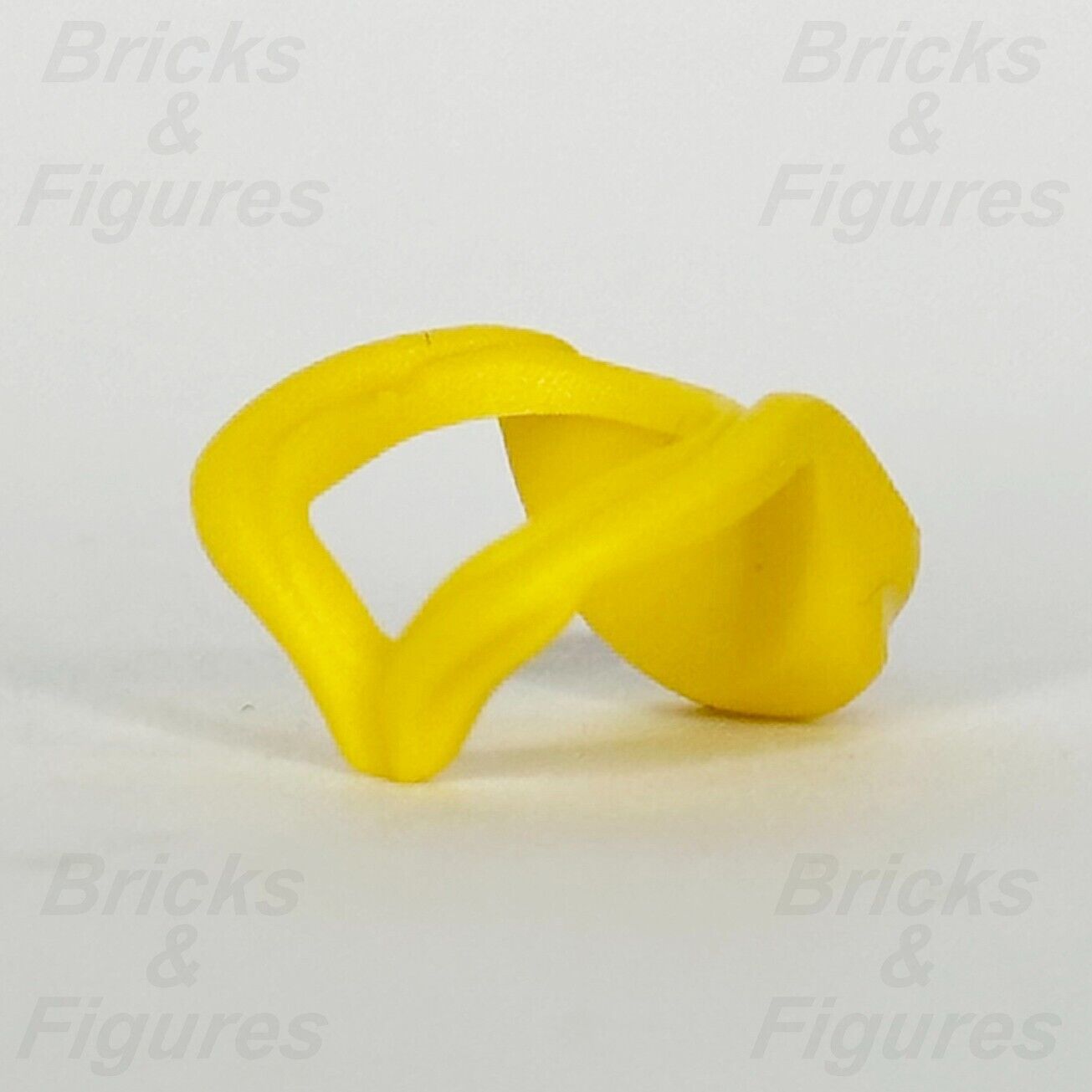 LEGO Yellow Hood Folded Down Minifigure Part Body Wear Neck 15428 76416 x 1 - Bricks & Figures